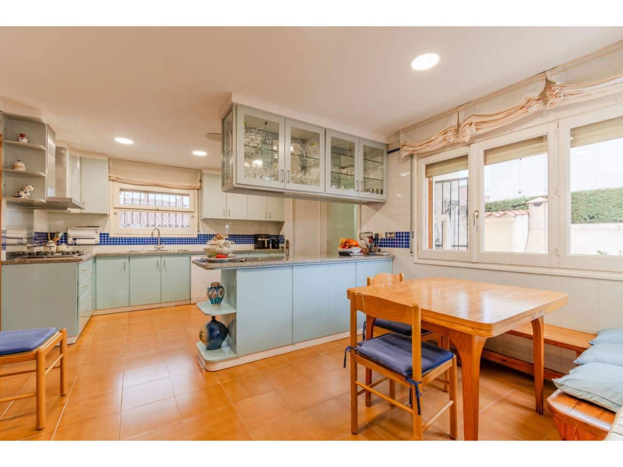 4 bedroom Villa for sale in Roses - € 598,000 (Ref: 9503700)