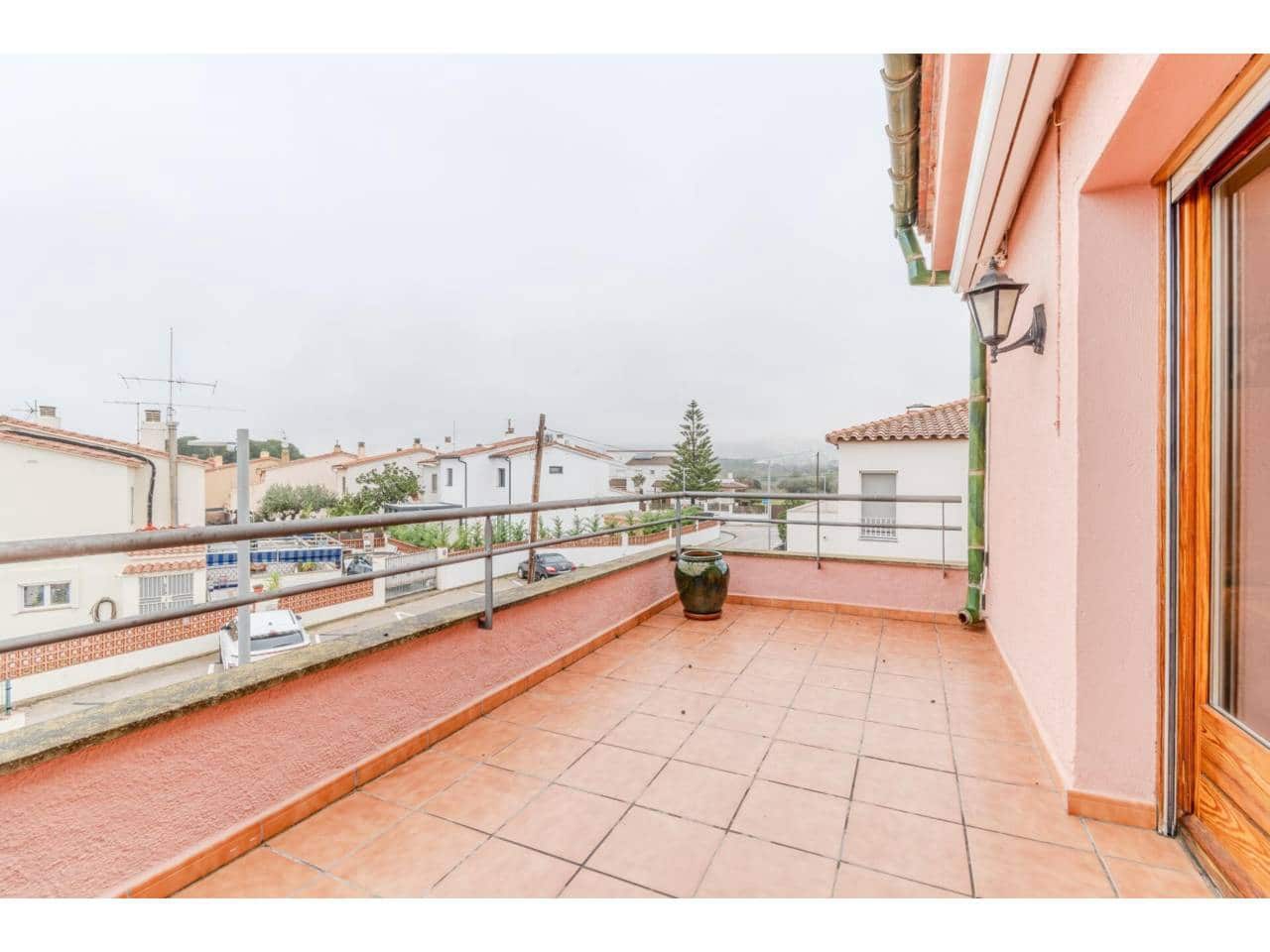 4 bedroom Villa for sale in Roses - € 598,000 (Ref: 9503700)