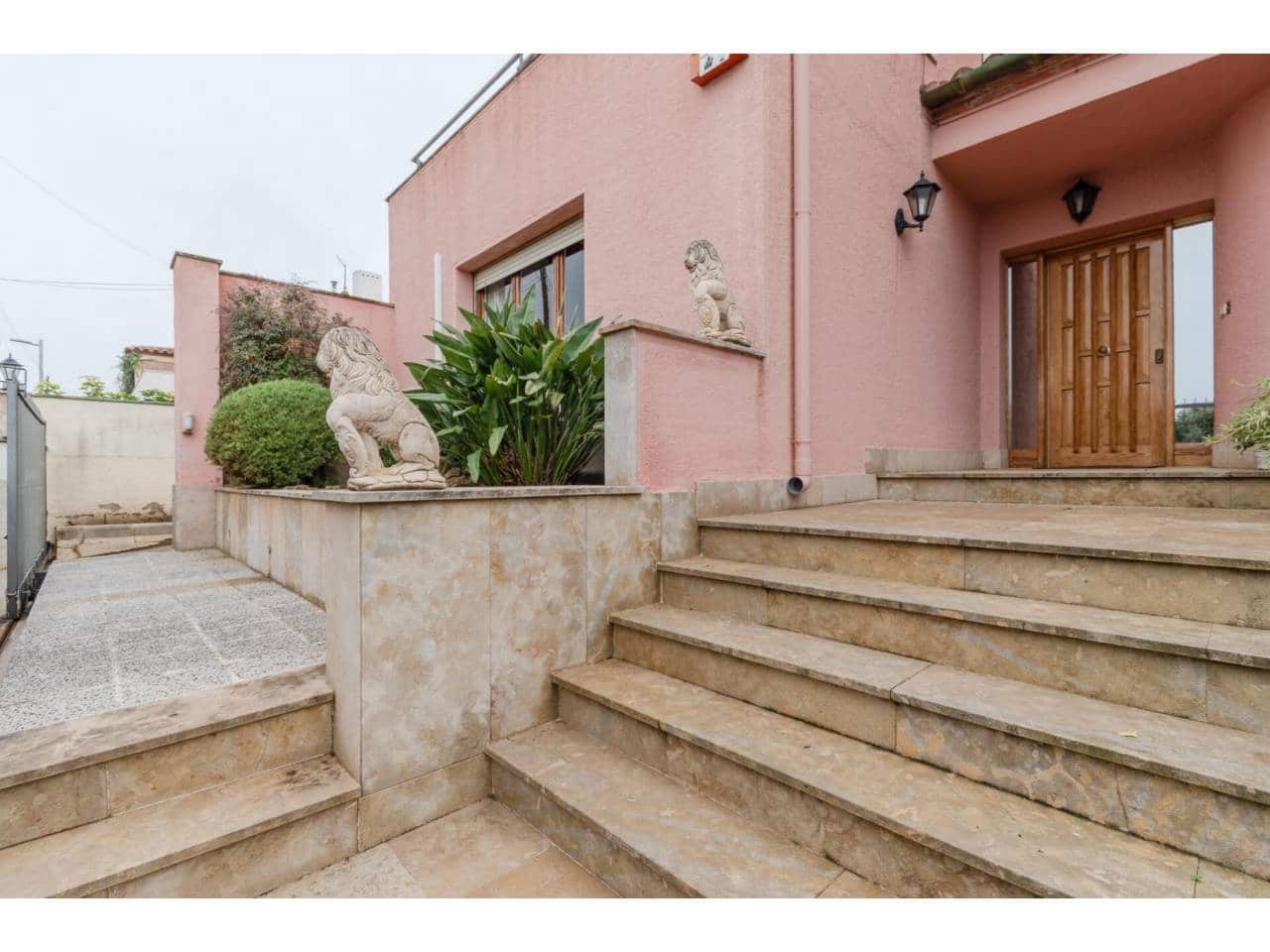 4 bedroom Villa for sale in Roses - € 598,000 (Ref: 9503700)