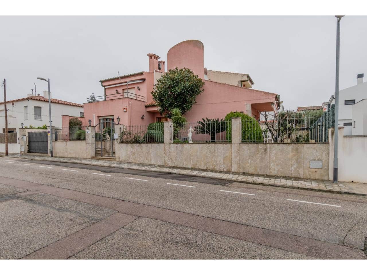 4 bedroom Villa for sale in Roses - € 598,000 (Ref: 9503700)