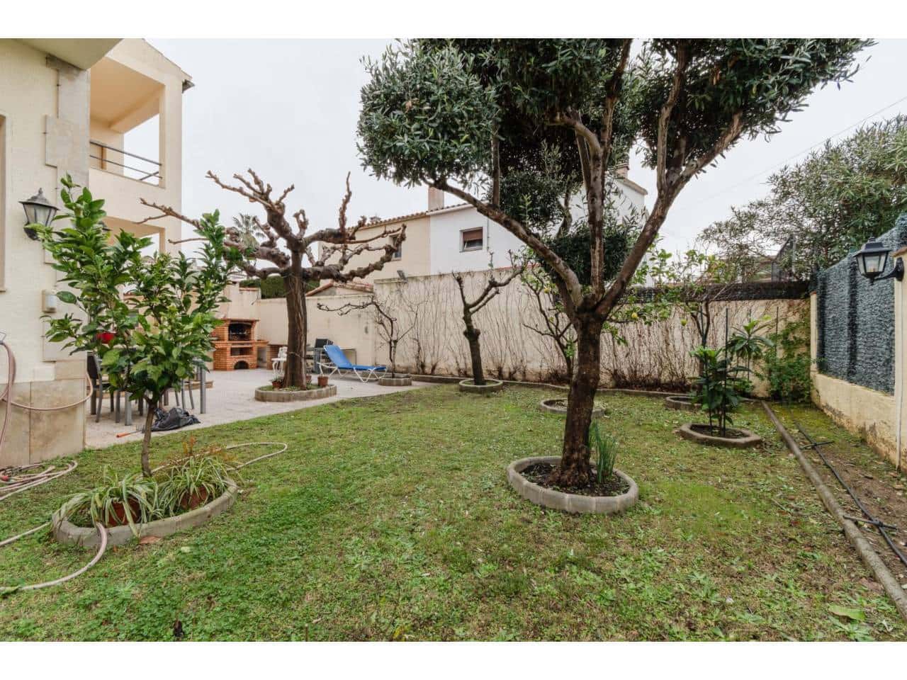 4 bedroom Villa for sale in Roses - € 598,000 (Ref: 9503700)