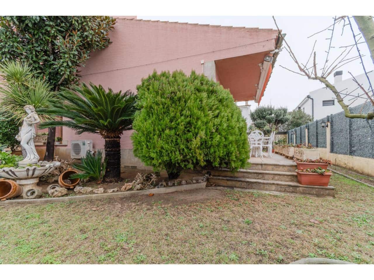 4 bedroom Villa for sale in Roses - € 598,000 (Ref: 9503700)