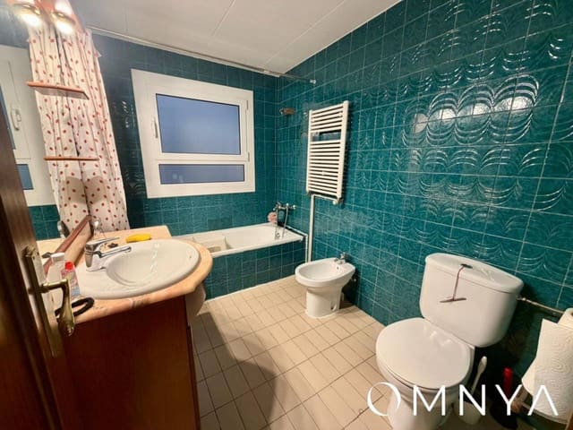 Piso de 3 habitaciones en Sant Feliu de Guíxols en venta - 205.000 € (Ref: 9518283)