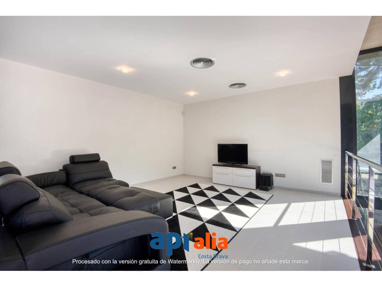 3 sovrum Villa till salu i Blanes med pool garage - 1 300 000 € (Ref: 9547481)