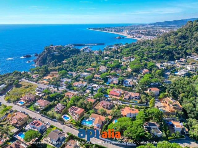 3 sovrum Villa till salu i Blanes med pool garage - 1 300 000 € (Ref: 9547481)