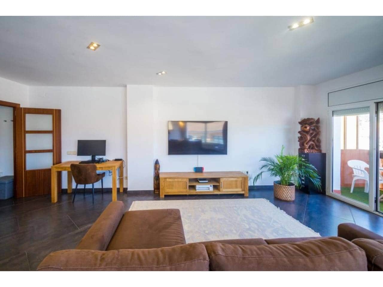 3 bedroom Flat for sale in Santa Cristina d'Aro - € 290,000 (Ref: 9585306)