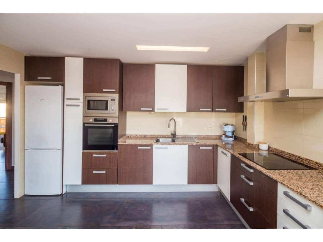 3 bedroom Flat for sale in Santa Cristina d'Aro - € 290,000 (Ref: 9585306)