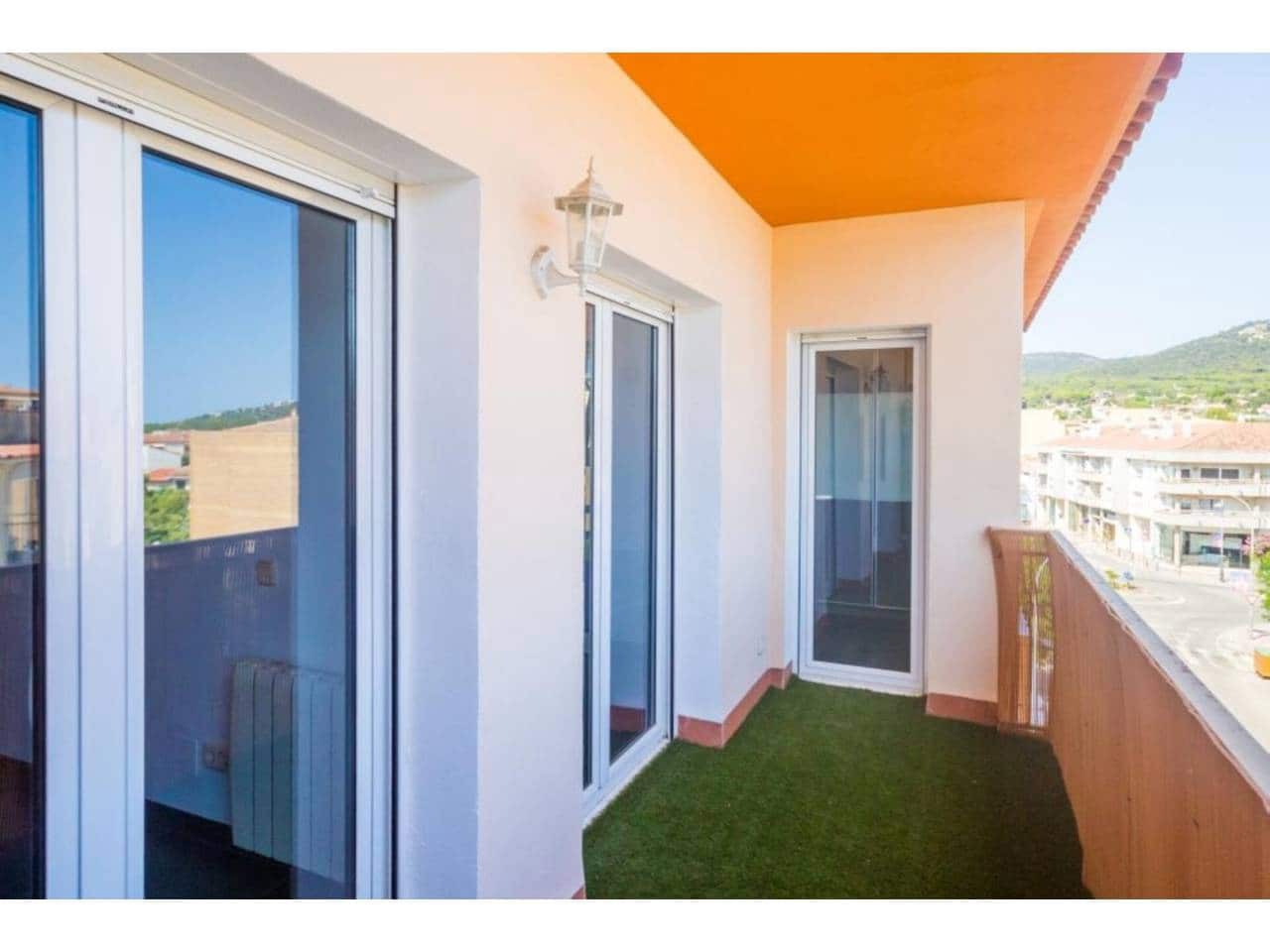 3 bedroom Flat for sale in Santa Cristina d'Aro - € 290,000 (Ref: 9585306)