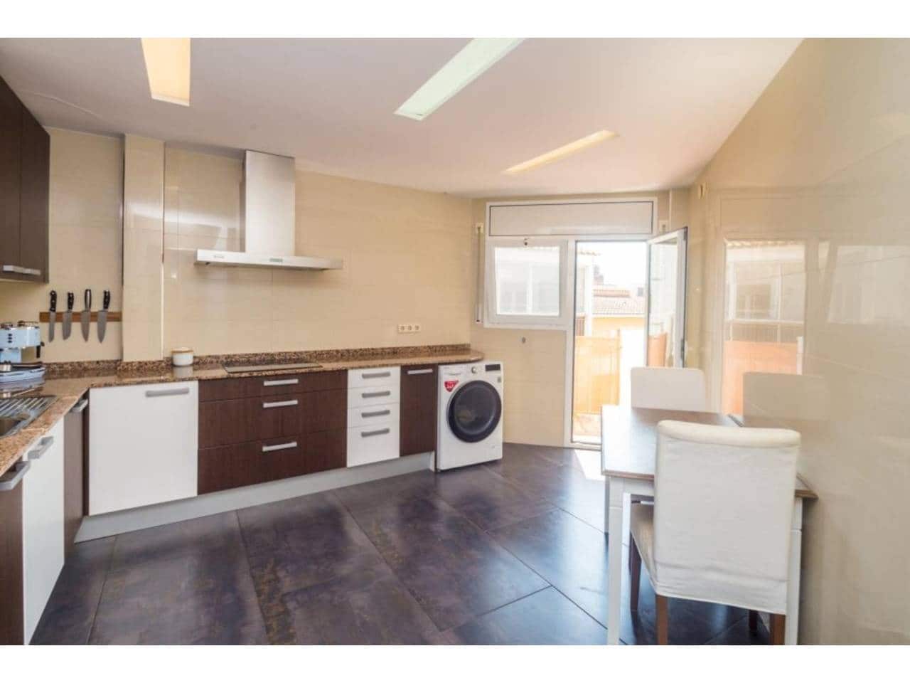 3 bedroom Flat for sale in Santa Cristina d'Aro - € 290,000 (Ref: 9585306)