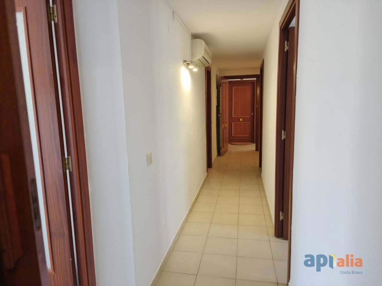 2 bedroom Flat for sale in Palamos with garage - € 250,000 (Ref: 9610678)