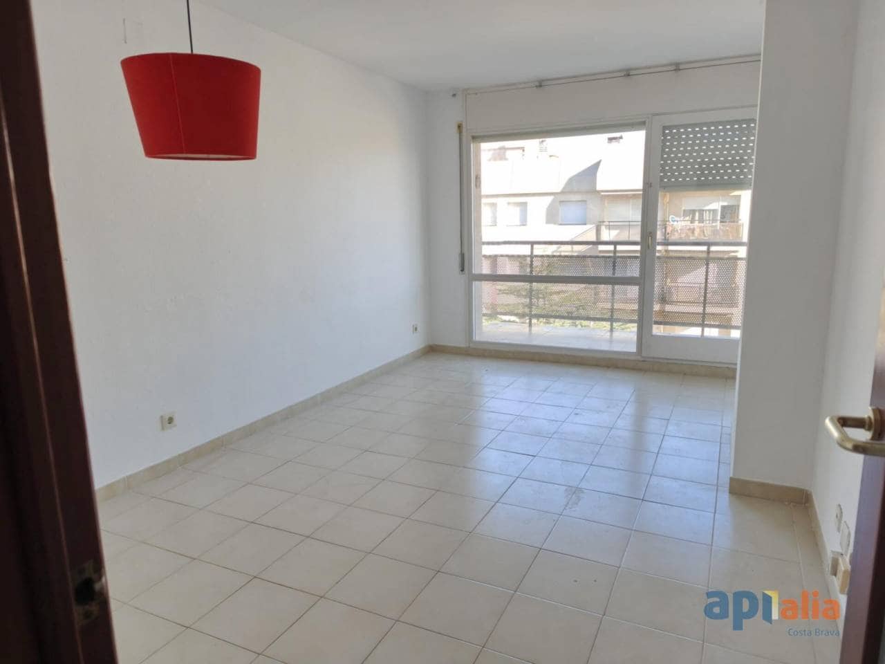 2 bedroom Flat for sale in Palamos with garage - € 250,000 (Ref: 9610678)
