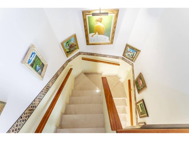 5 sovrum Semi-fristående Villa till salu i Caldes de Malavella med garage - 389 900 € (Ref: 9629484)