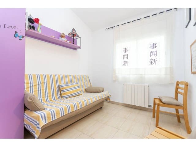 5 sovrum Semi-fristående Villa till salu i Caldes de Malavella med garage - 389 900 € (Ref: 9629484)