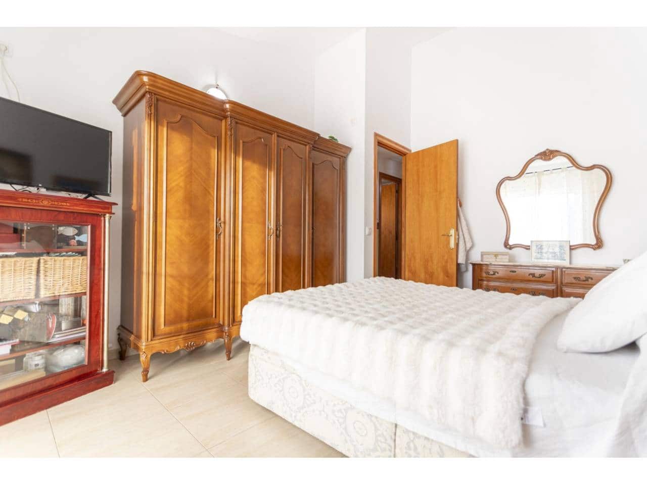 5 sovrum Semi-fristående Villa till salu i Caldes de Malavella med garage - 389 900 € (Ref: 9629484)