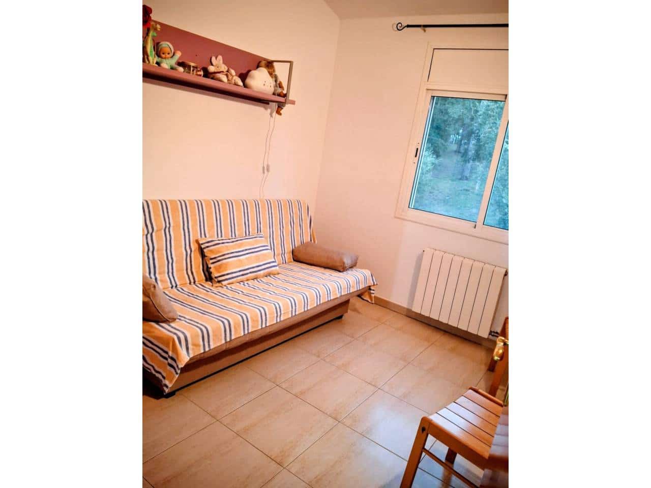 5 sovrum Semi-fristående Villa till salu i Caldes de Malavella med garage - 389 900 € (Ref: 9629484)