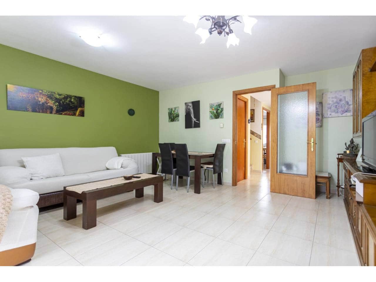 5 sovrum Semi-fristående Villa till salu i Caldes de Malavella med garage - 389 900 € (Ref: 9629484)