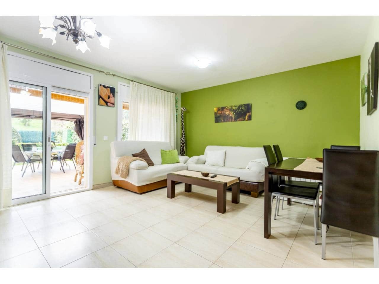 5 sovrum Semi-fristående Villa till salu i Caldes de Malavella med garage - 389 900 € (Ref: 9629484)