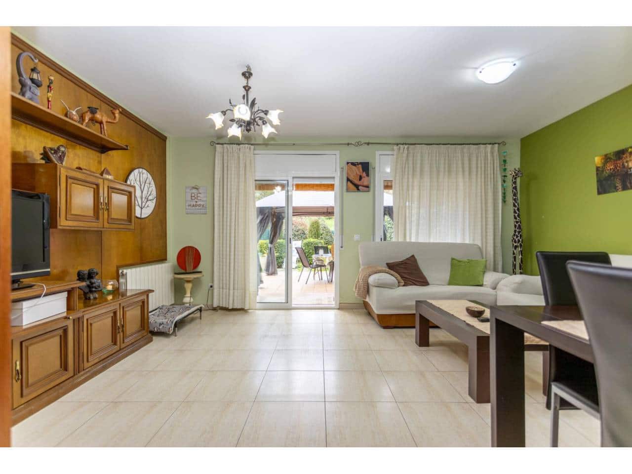 5 sovrum Semi-fristående Villa till salu i Caldes de Malavella med garage - 389 900 € (Ref: 9629484)