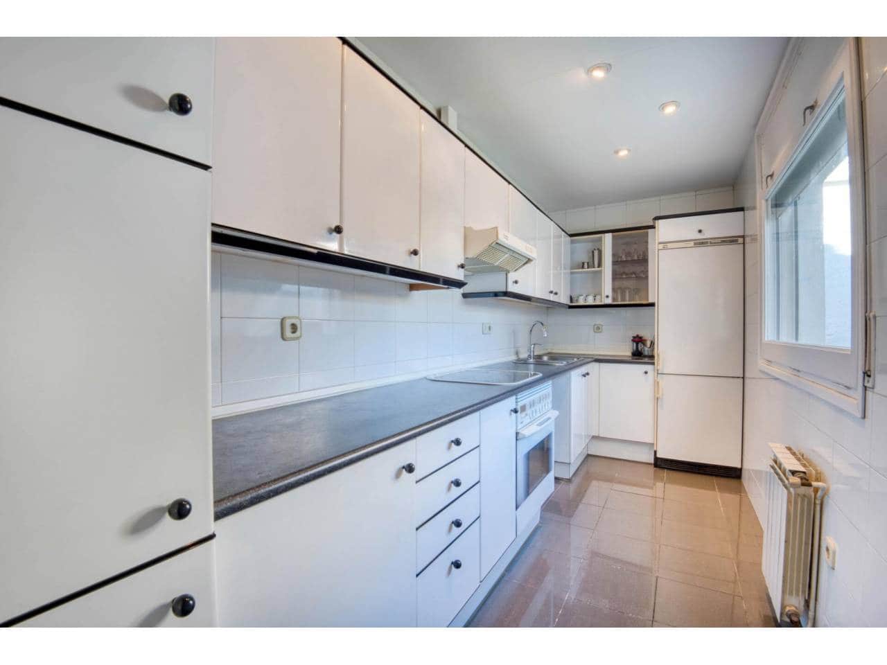 4 bedroom Townhouse for sale in Palafrugell with garage - € 428,000 (Ref: 9646742)