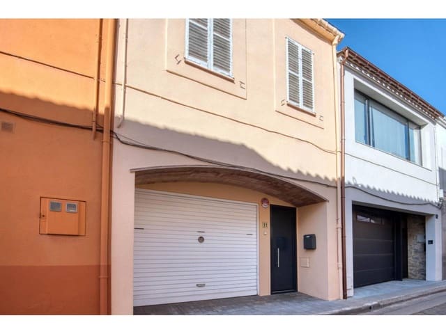 4 bedroom Townhouse for sale in Palafrugell with garage - € 428,000 (Ref: 9646742)