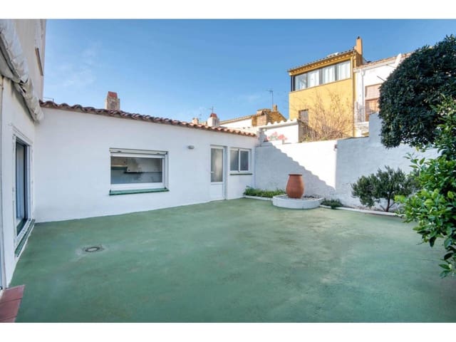 4 bedroom Townhouse for sale in Palafrugell with garage - € 428,000 (Ref: 9646742)