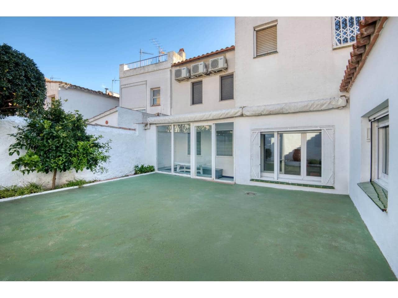 4 bedroom Townhouse for sale in Palafrugell with garage - € 428,000 (Ref: 9646742)