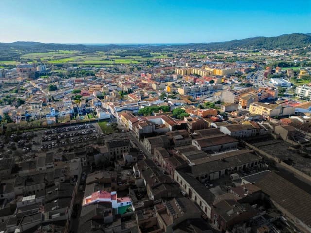 4 bedroom Townhouse for sale in Palafrugell with garage - € 428,000 (Ref: 9646742)