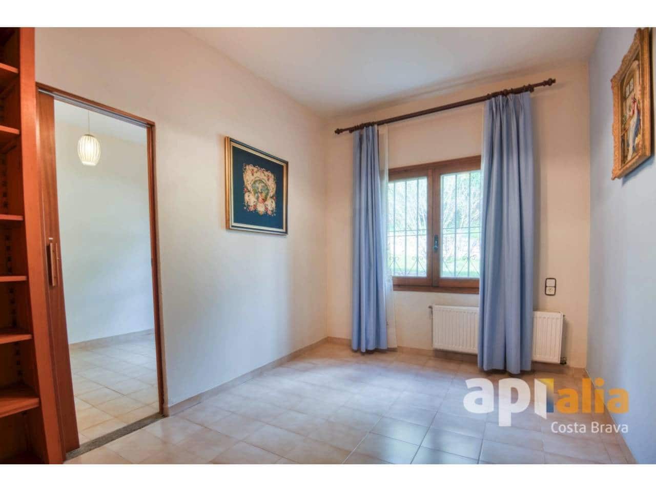 5 bedroom Villa for sale in Calonge i Sant Antoni with pool garage - € 875,000 (Ref: 9697935)