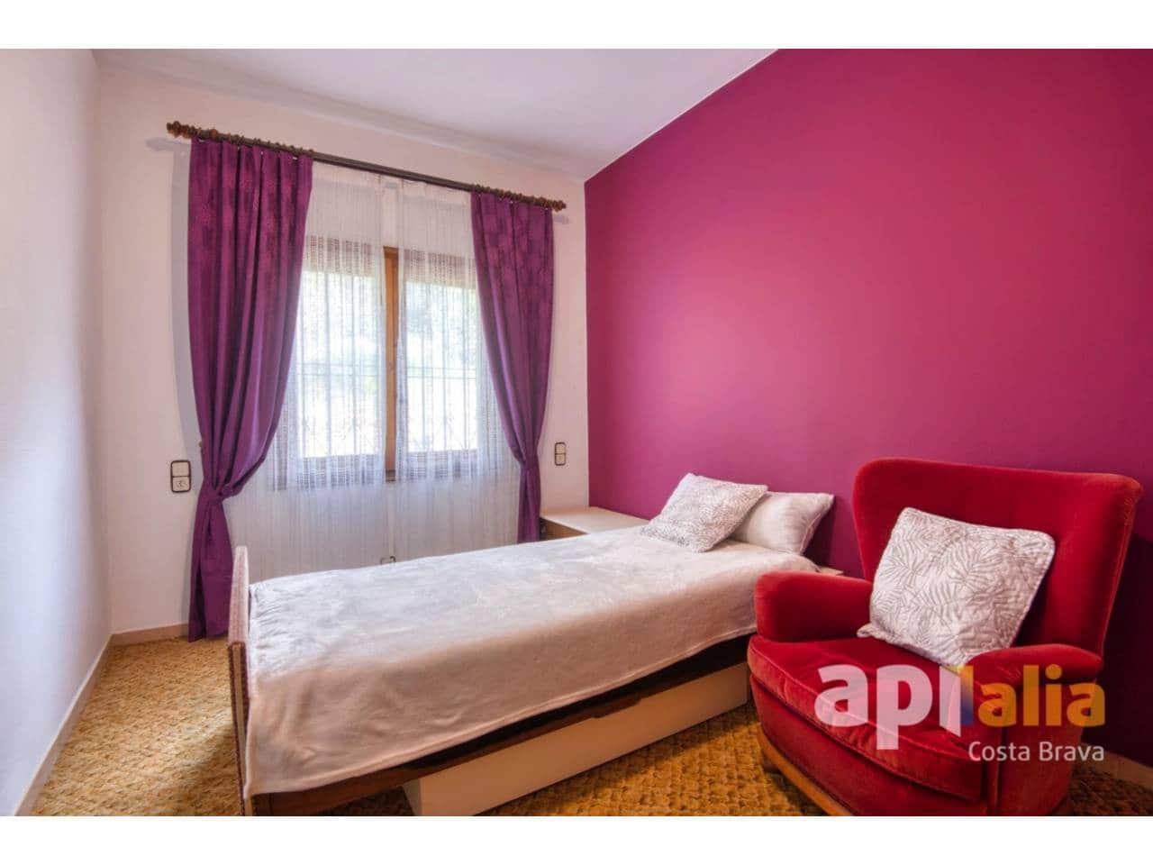 5 bedroom Villa for sale in Calonge i Sant Antoni with pool garage - € 875,000 (Ref: 9697935)