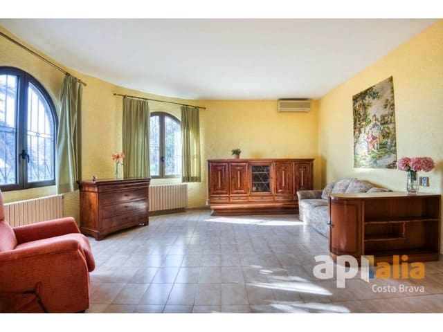 5 bedroom Villa for sale in Calonge i Sant Antoni with pool garage - € 875,000 (Ref: 9697935)