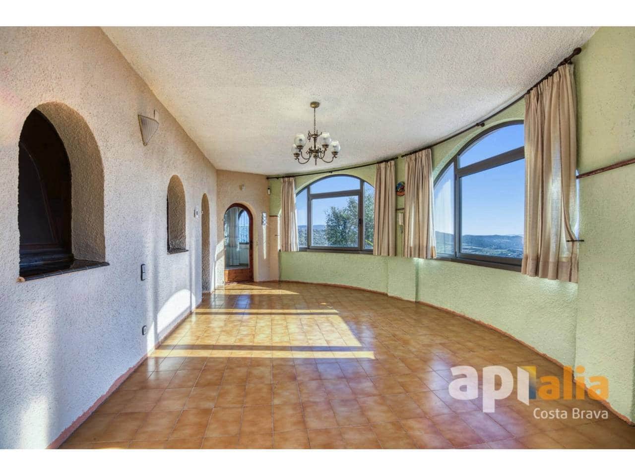 5 bedroom Villa for sale in Calonge i Sant Antoni with pool garage - € 875,000 (Ref: 9697935)