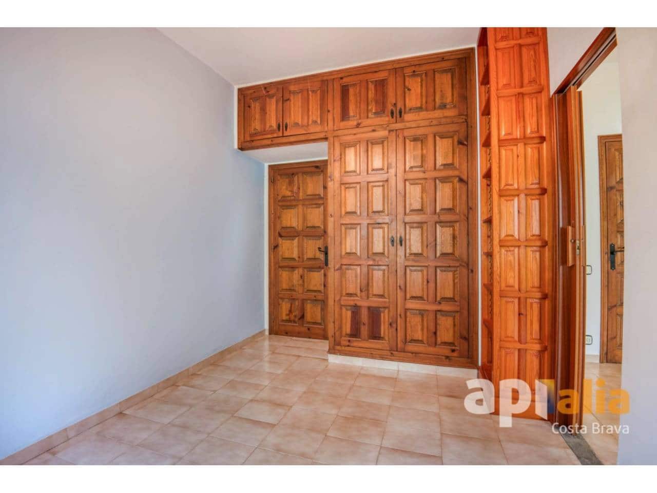 5 bedroom Villa for sale in Calonge i Sant Antoni with pool garage - € 875,000 (Ref: 9697935)