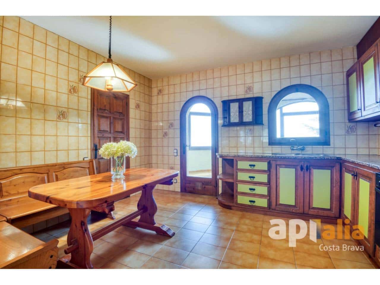 5 bedroom Villa for sale in Calonge i Sant Antoni with pool garage - € 875,000 (Ref: 9697935)