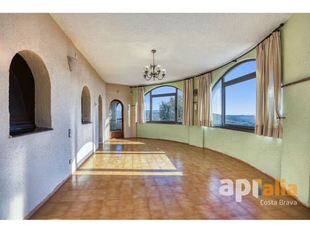 5 bedroom Villa for sale in Calonge i Sant Antoni with pool garage - € 875,000 (Ref: 9697935)