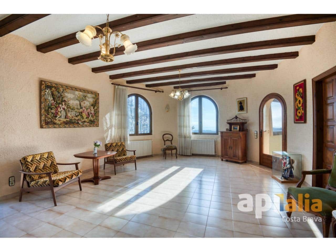 5 bedroom Villa for sale in Calonge i Sant Antoni with pool garage - € 875,000 (Ref: 9697935)