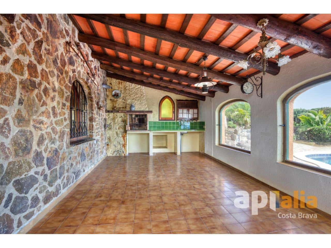 5 bedroom Villa for sale in Calonge i Sant Antoni with pool garage - € 875,000 (Ref: 9697935)
