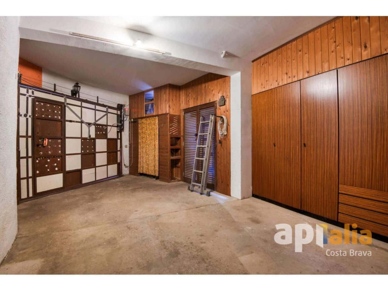 5 bedroom Villa for sale in Calonge i Sant Antoni with pool garage - € 875,000 (Ref: 9697935)