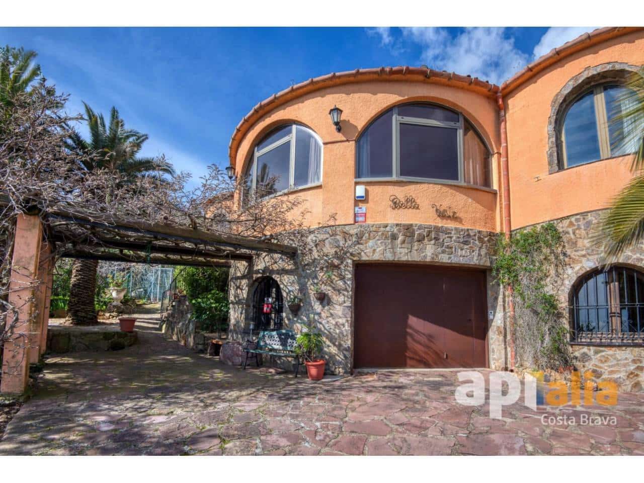 5 bedroom Villa for sale in Calonge i Sant Antoni with pool garage - € 875,000 (Ref: 9697935)