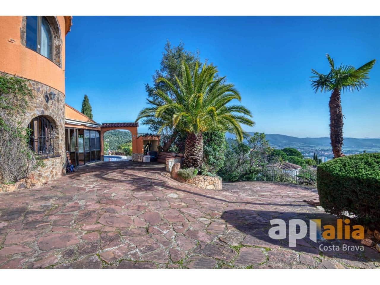 5 bedroom Villa for sale in Calonge i Sant Antoni with pool garage - € 875,000 (Ref: 9697935)