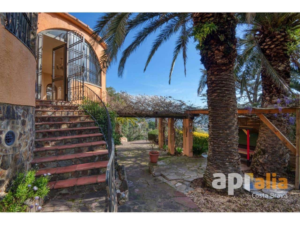 5 bedroom Villa for sale in Calonge i Sant Antoni with pool garage - € 875,000 (Ref: 9697935)