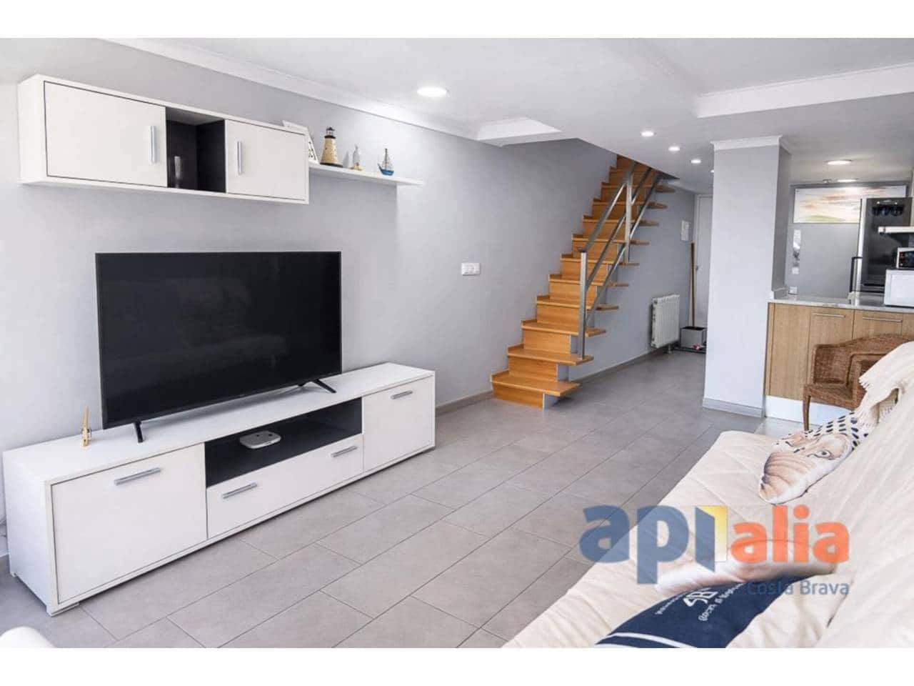 2 bedroom Flat for sale in Castell-Platja d'Aro - € 320,000 (Ref: 9709454)