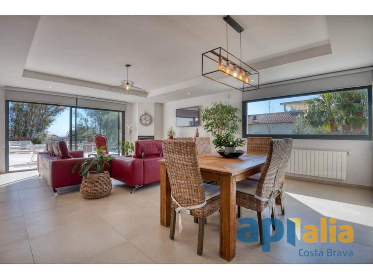 4 slaapkamer Villa te koop in Castell-Platja d'Aro met zwembad - € 790.000 (Ref: 9731538)