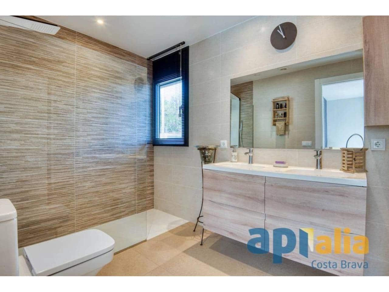 4 slaapkamer Villa te koop in Castell-Platja d'Aro met zwembad - € 790.000 (Ref: 9731538)