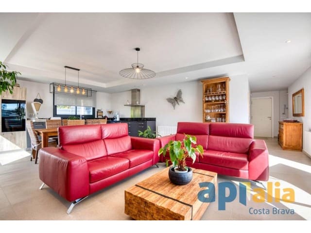 4 sypialnia Willa na sprzedaż w Castell-Platja d'Aro z basenem - 790 000 € (Ref: 9731538)