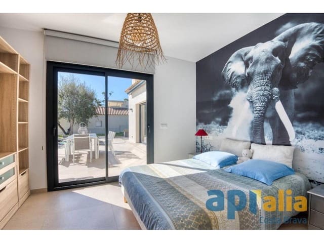 4 sypialnia Willa na sprzedaż w Castell-Platja d'Aro z basenem - 790 000 € (Ref: 9731538)