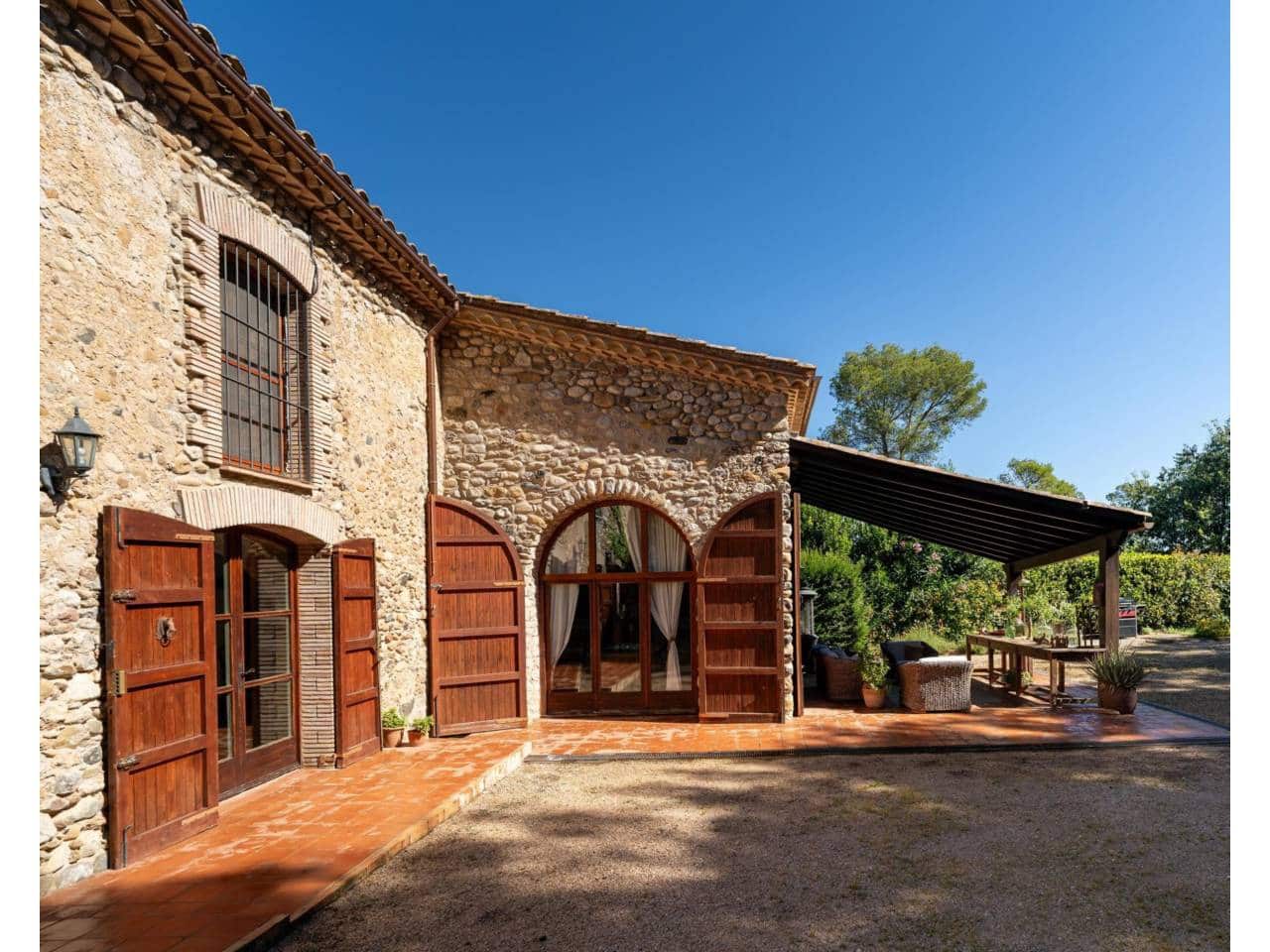 5 soverom Villa til salgs i Esponella med svømmebasseng garasje - € 1 300 000 (Ref: 9761608)