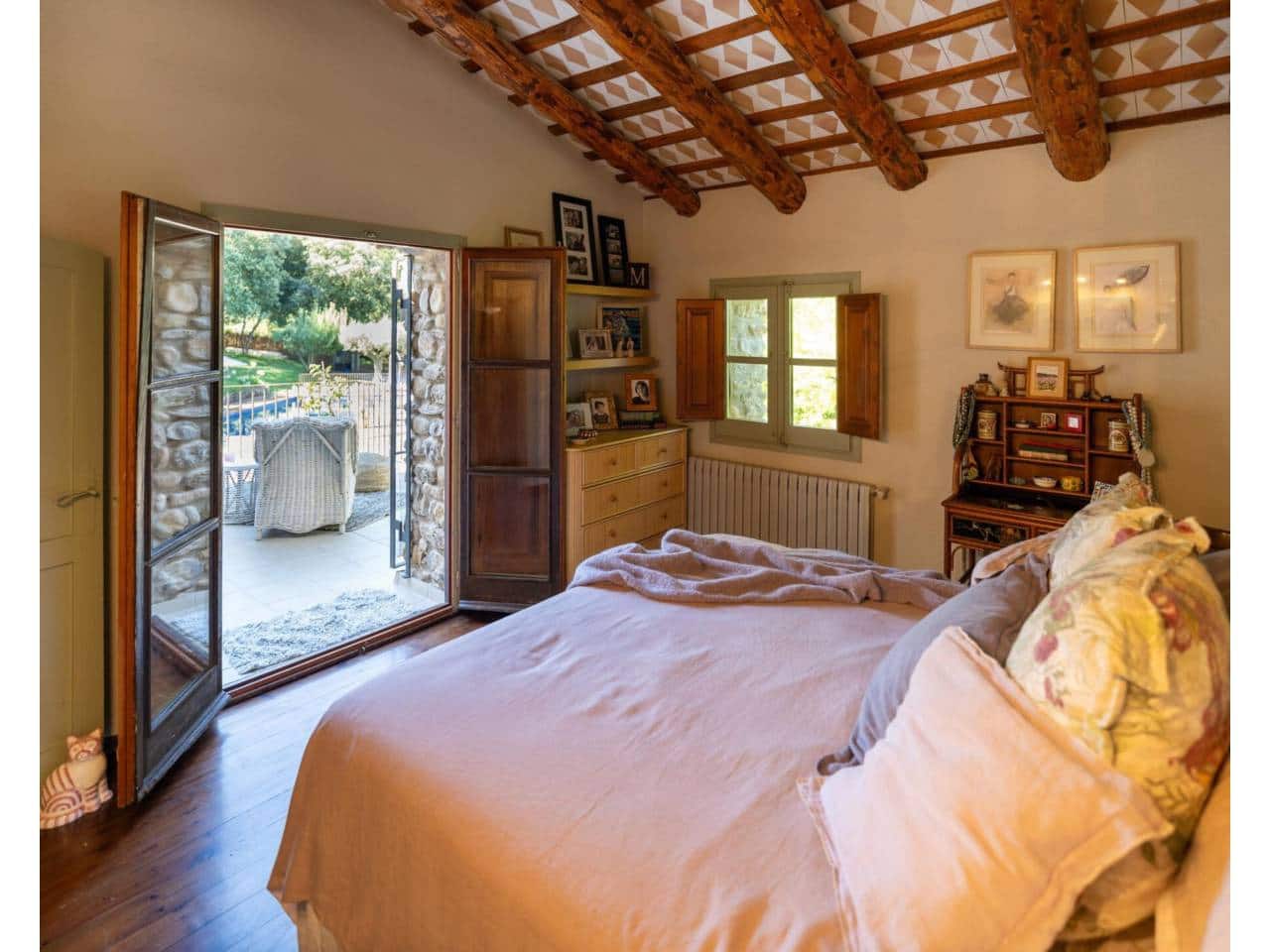 5 soverom Villa til salgs i Esponella med svømmebasseng garasje - € 1 300 000 (Ref: 9761608)