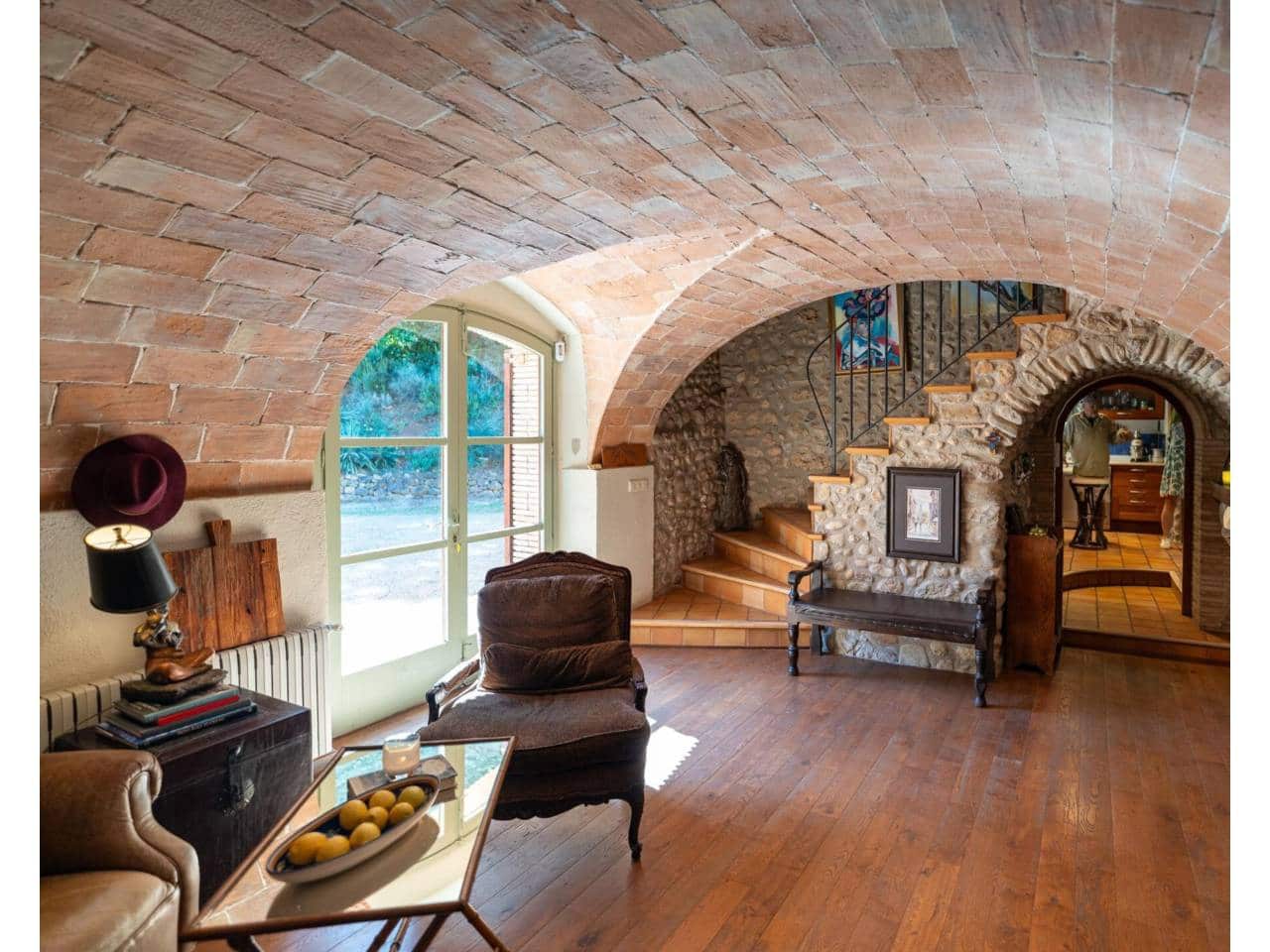 5 soverom Villa til salgs i Esponella med svømmebasseng garasje - € 1 300 000 (Ref: 9761608)