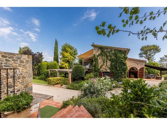 5 soverom Villa til salgs i Esponellà med svømmebasseng garasje - € 1 300 000 (Ref: 9761608)