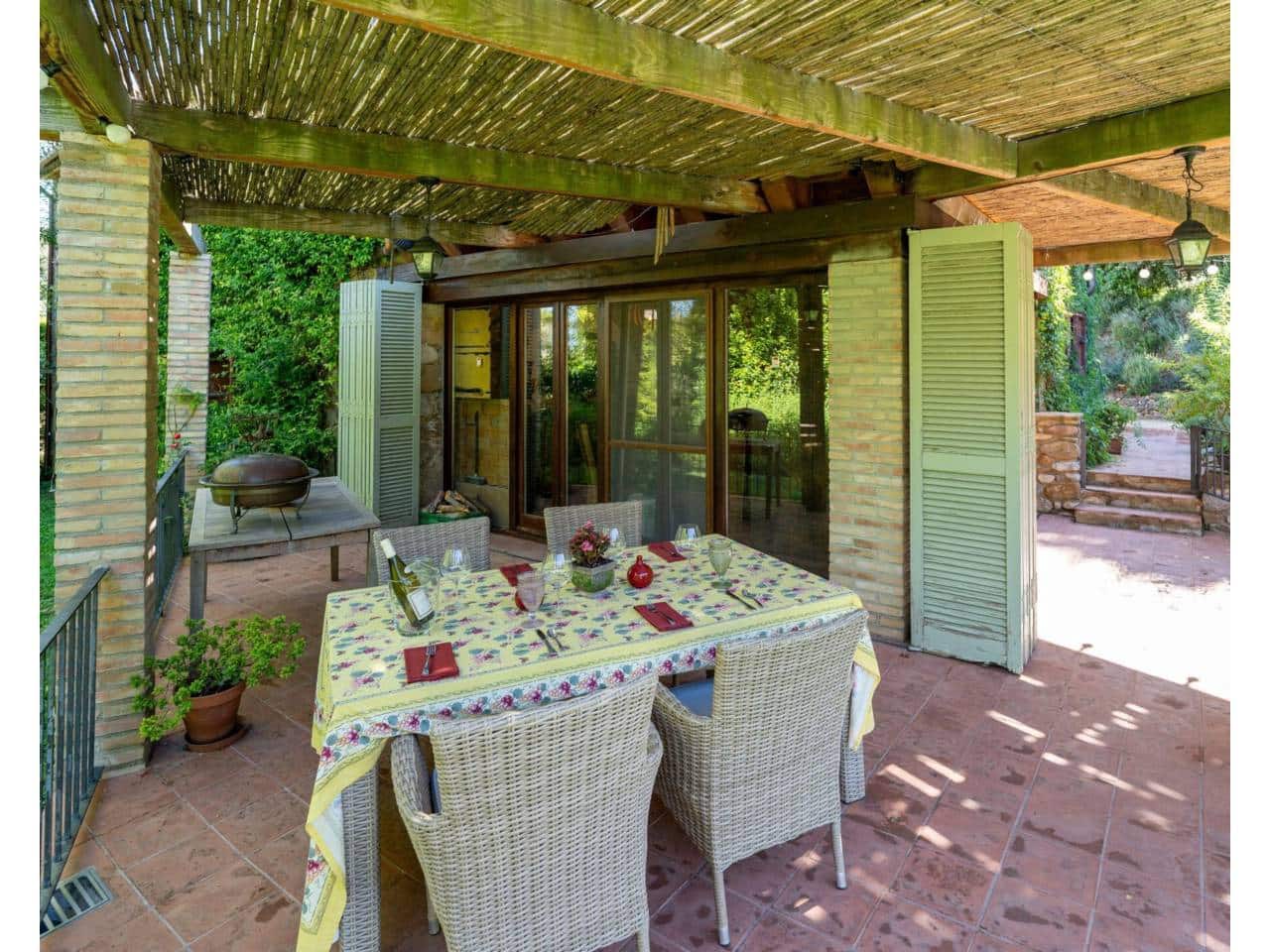 5 soverom Villa til salgs i Esponella med svømmebasseng garasje - € 1 300 000 (Ref: 9761608)